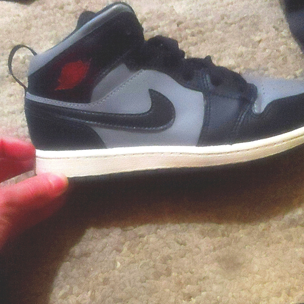 Size 3Y Air Jordan 1 Mid